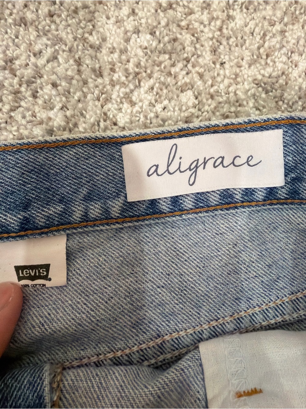 ALI GRACE Vintage Levi High-Waisted Light Wash Denim Shorts - Picture 4 of 4